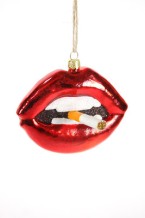 Cody Foster kerstbal lippen met sigaret